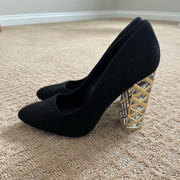 Le Chateau - Picture 2 of 4